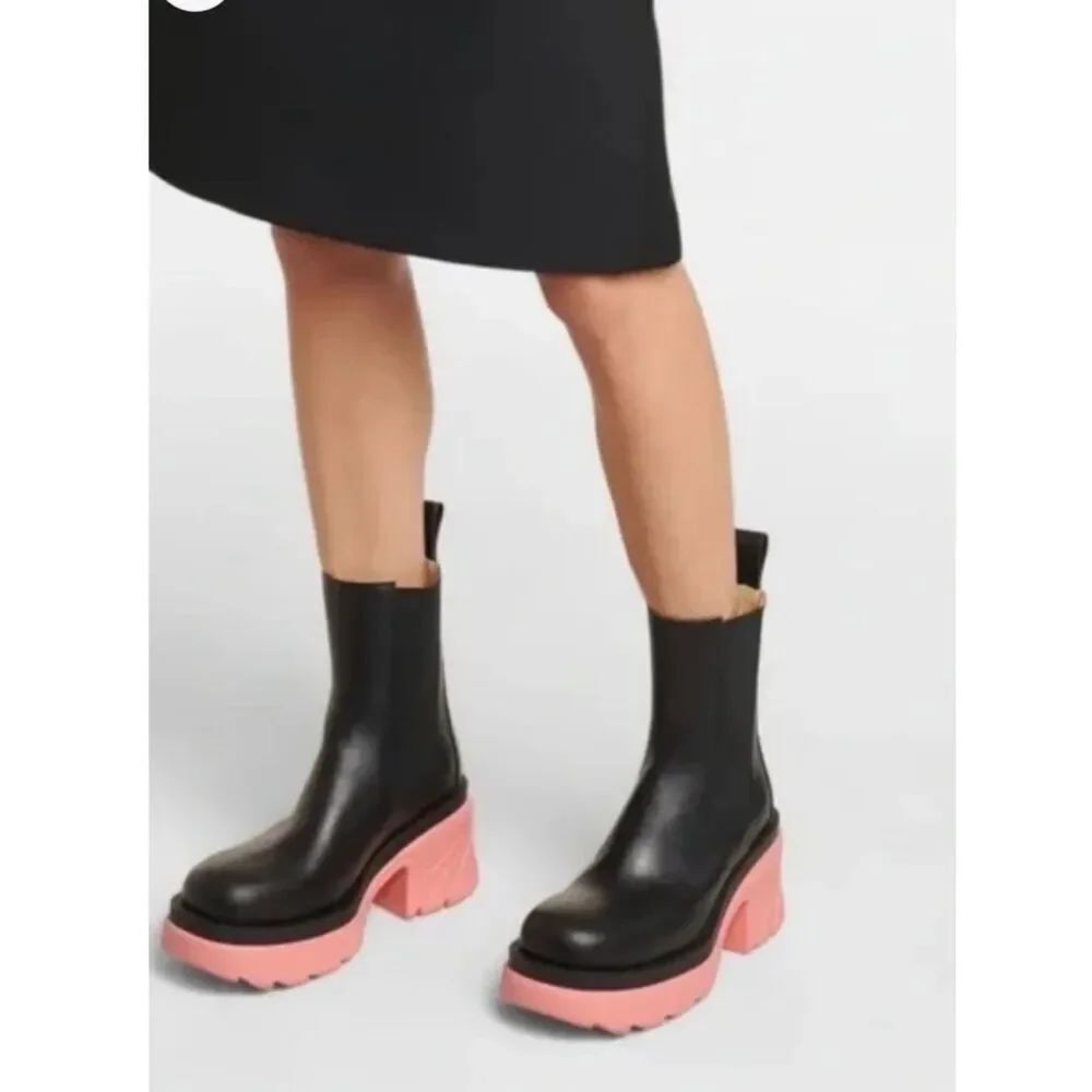 Bottega Veneta Boots Flash Chelsea Platform in Black Leather & Pink Flamingo